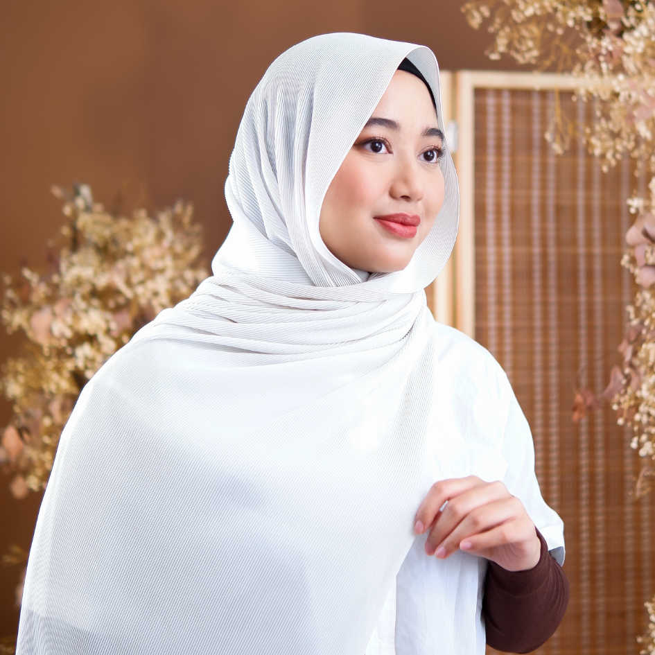 Pleated Series in Off White