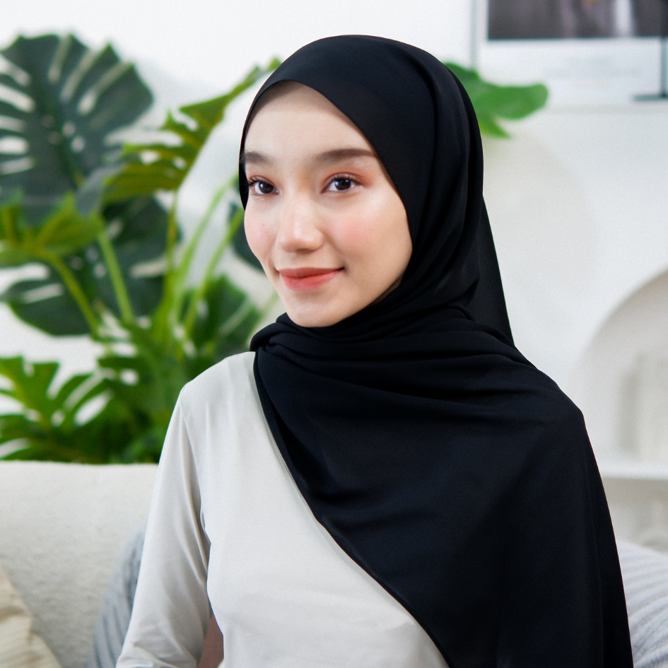 She-ffon Series in Black