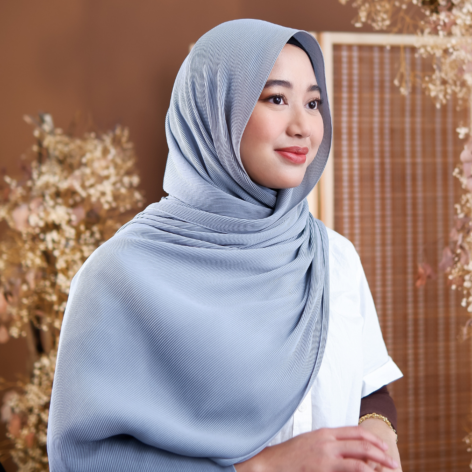 Pleated Series in Ash Blue